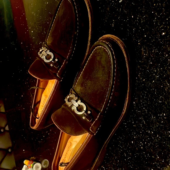 i bought them half size to small Unfortunately so I am selling them